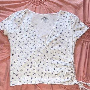 hollister floral baby tee!